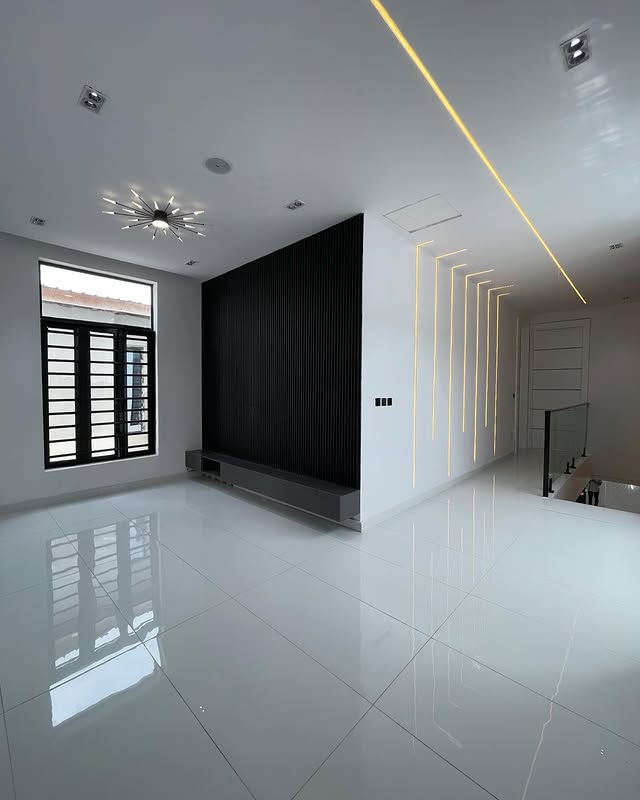 5-bedroom detached duplex with pool and cinema in Ikota for ₦350M
