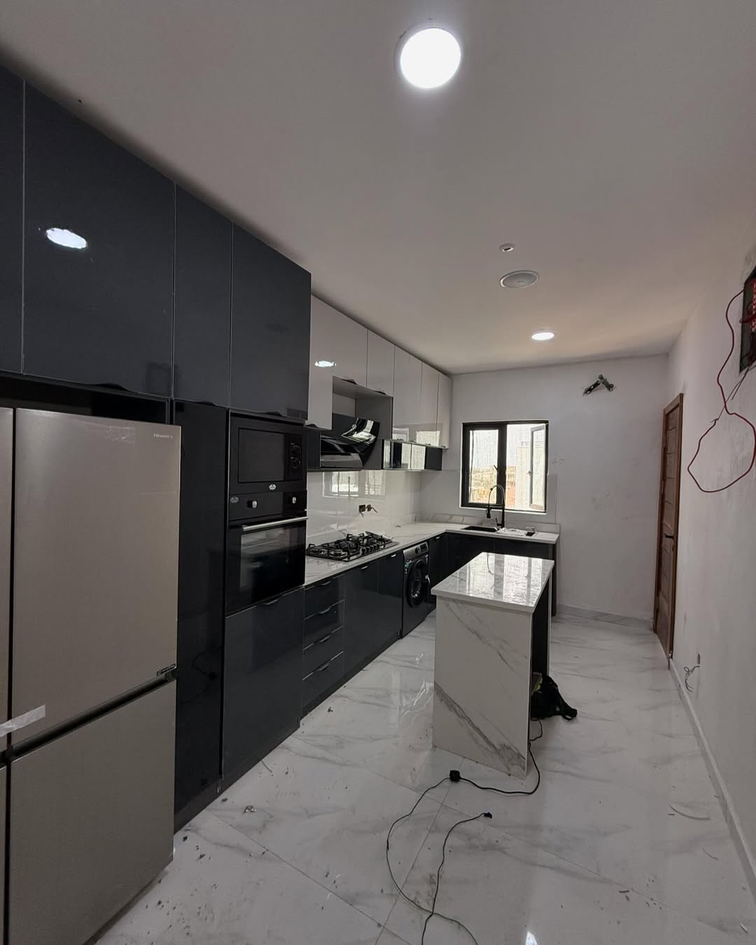 2 bedroom apartment with BQ in Lekki Phase 1 for ₦270M