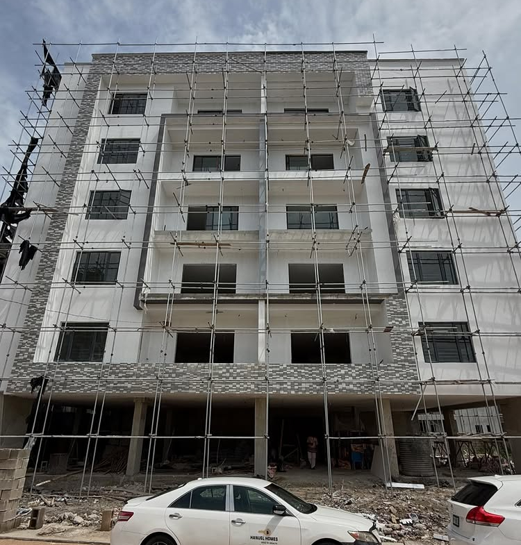 2 bedroom apartment with BQ in Lekki Phase 1 for ₦270M