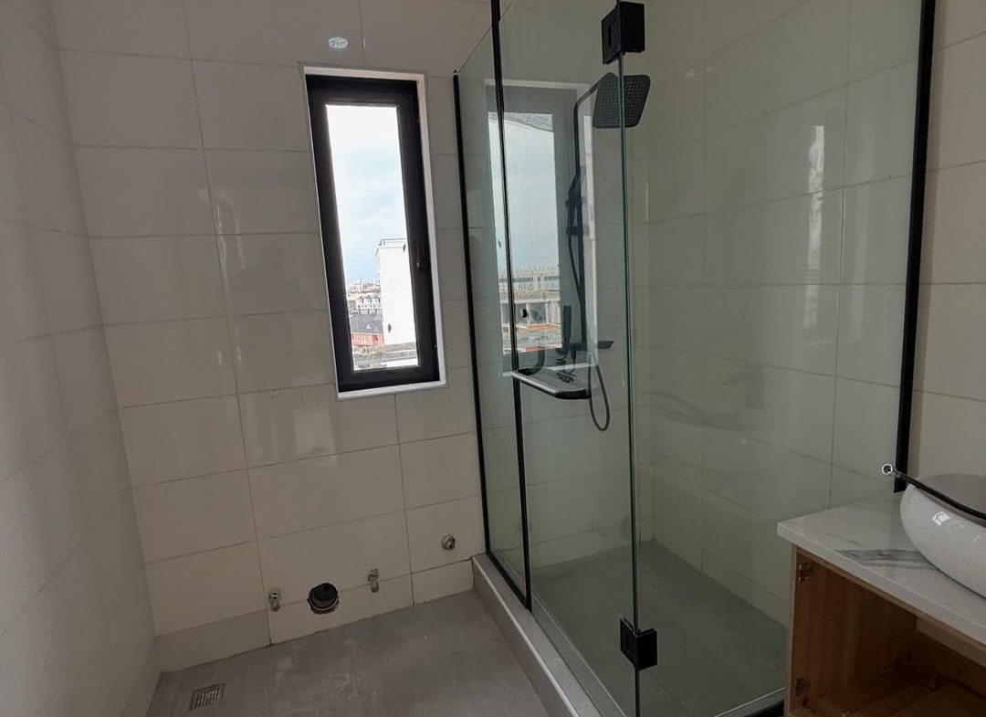 2 bedroom apartment with BQ in Lekki Phase 1 for ₦270M