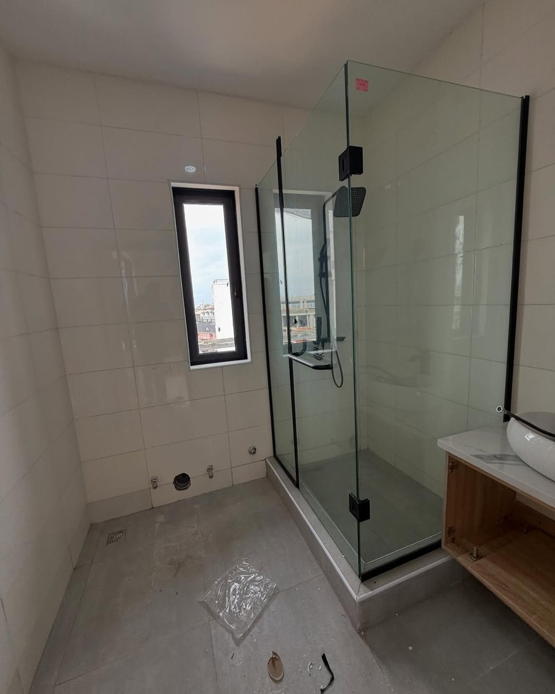 2 bedroom apartment with BQ in Lekki Phase 1 for ₦270M