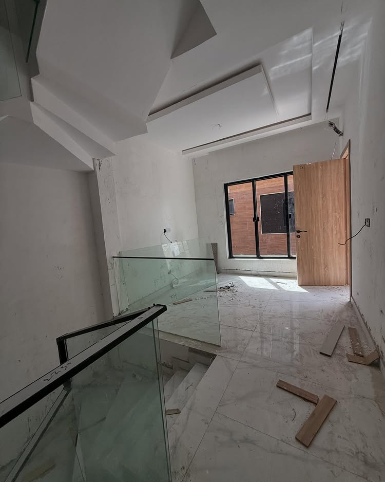 serviced 4-bedroom terrace duplex with BQ for sale in Lekki Phase 1