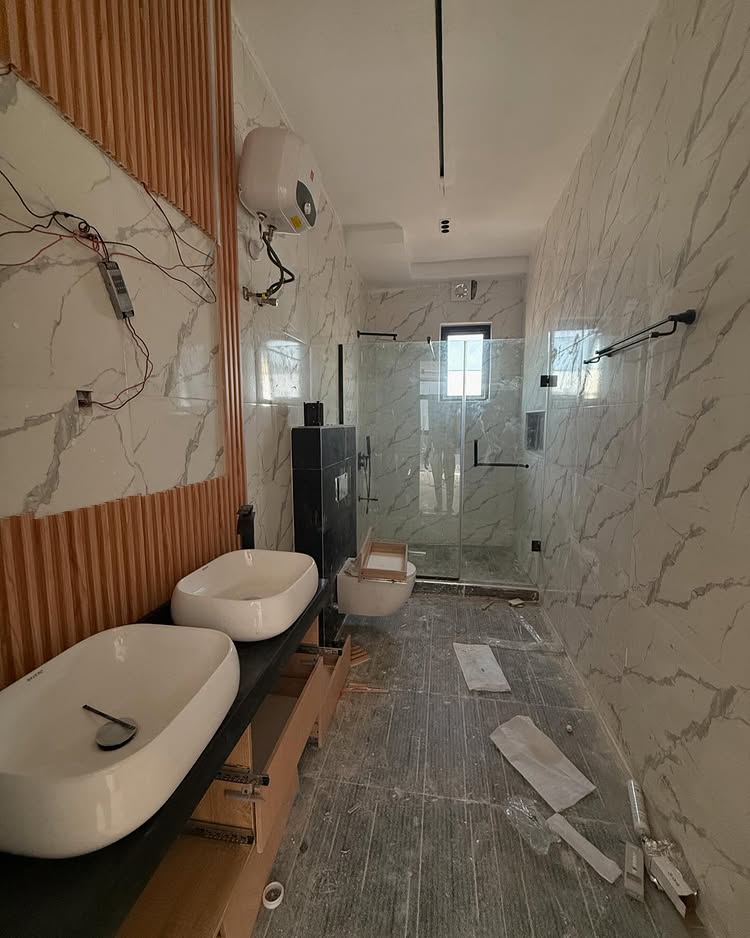 serviced 4-bedroom terrace duplex with BQ for sale in Lekki Phase 1