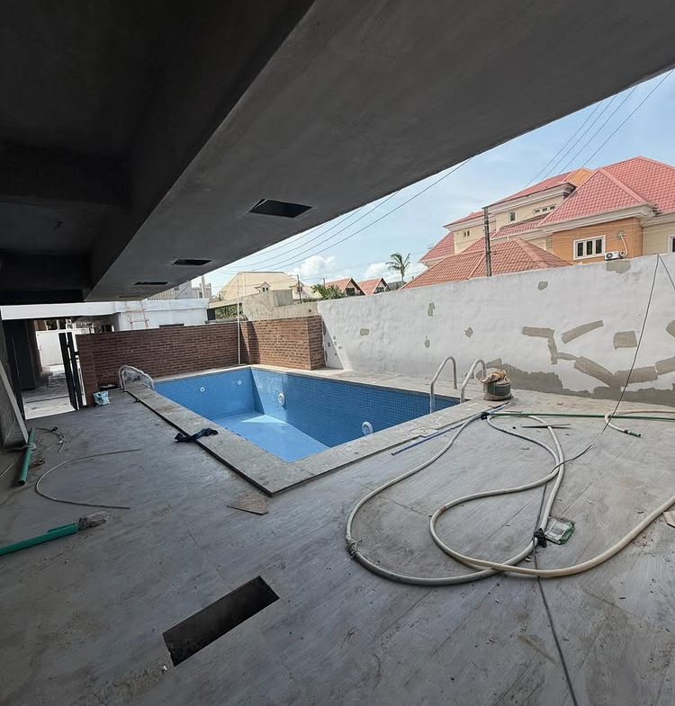 serviced 4-bedroom terrace duplex with BQ for sale in Lekki Phase 1