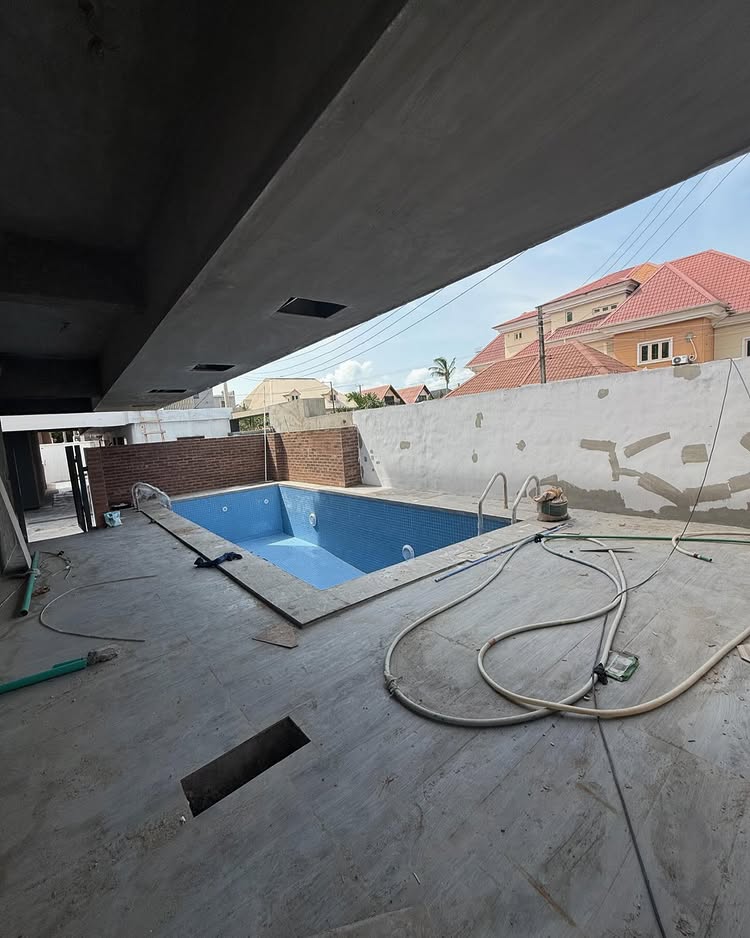 serviced 4-bedroom terrace duplex with BQ for sale in Lekki Phase 1