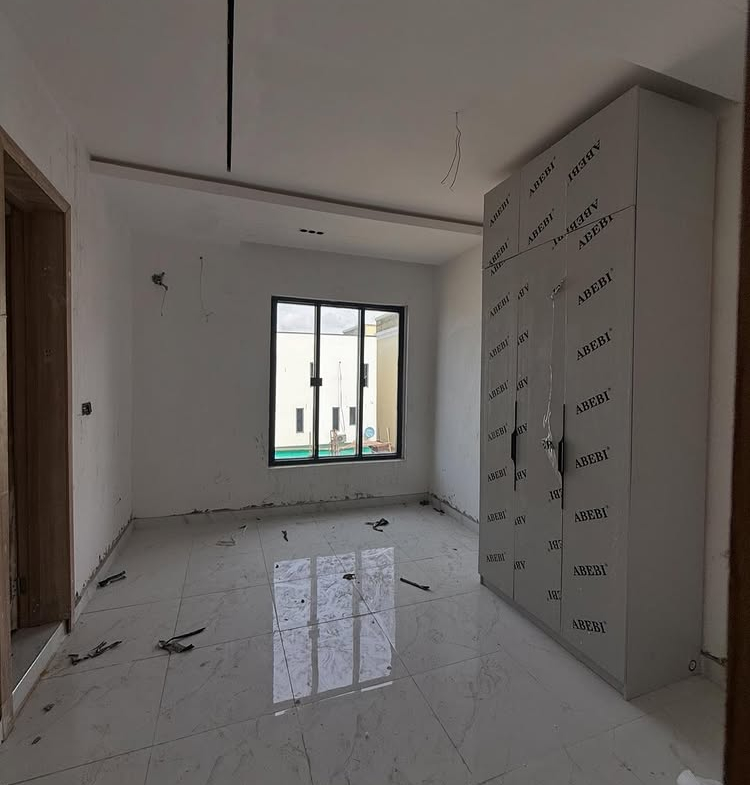 serviced 4-bedroom terrace duplex with BQ for sale in Lekki Phase 1