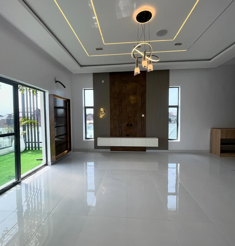 4-bedroom semi-detached duplex with BQ and swimming pool for sale in Ikota Lekki