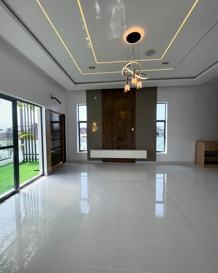 4-bedroom semi-detached duplex with BQ and swimming pool for sale in Ikota Lekki