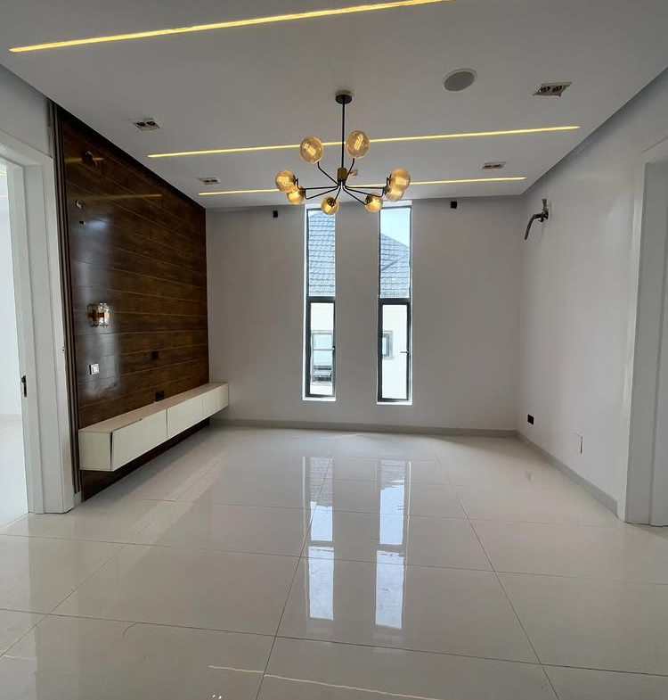 4-bedroom semi-detached duplex with BQ and swimming pool for sale in Ikota Lekki