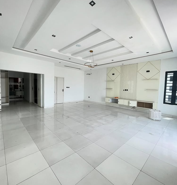 5-bedroom detached duplex with BQ, pool, and cinema for sale in Chevron