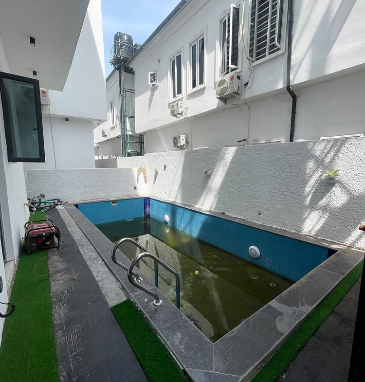 5-bedroom detached duplex with BQ, pool, and cinema for sale in Chevron
