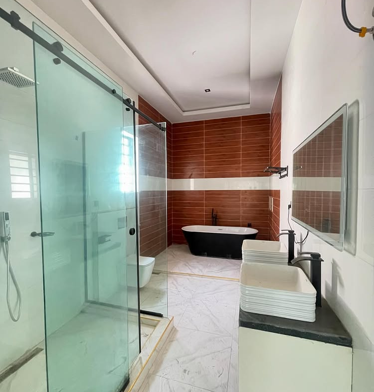 5-bedroom detached duplex with BQ, pool, and cinema for sale in Chevron