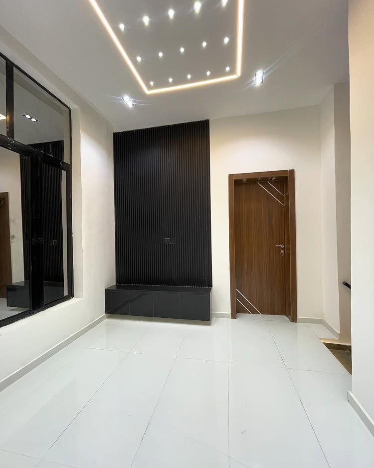 Modern 4 bedroom detached duplex with spacious compound and smart features in Ikota, Lagos, priced at 190M.