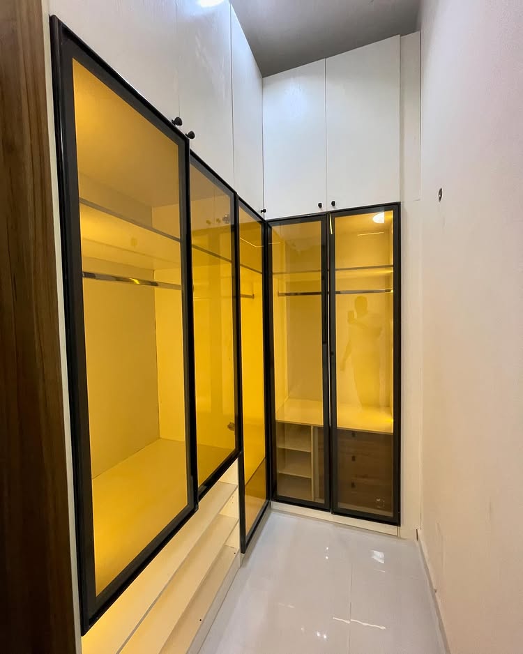 Modern 4 bedroom detached duplex with spacious compound and smart features in Ikota, Lagos, priced at 190M.