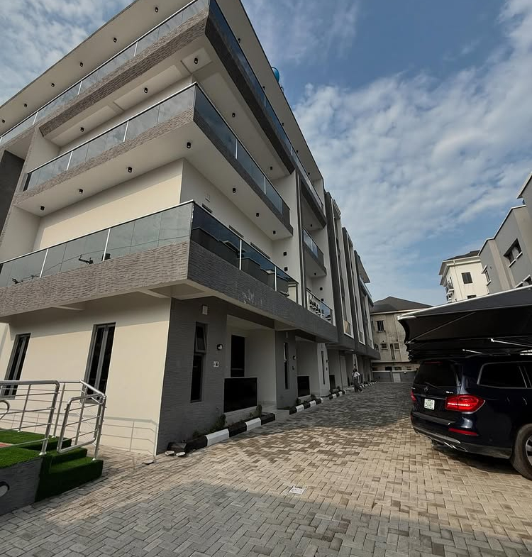 4-bedroom terrace duplex in Oniru Victoria Island