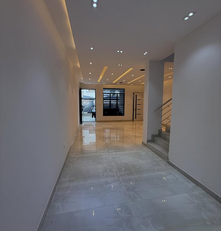 4-bedroom terrace duplex in Oniru Victoria Island