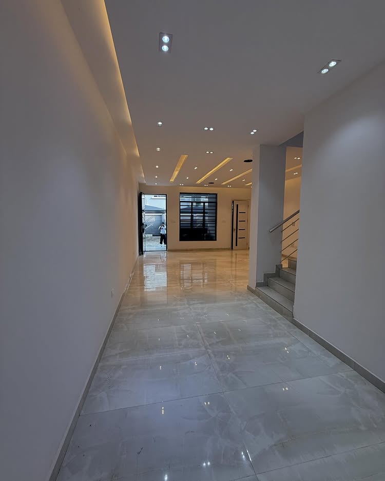 4-bedroom terrace duplex in Oniru Victoria Island