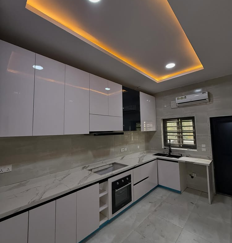 4-bedroom terrace duplex in Oniru Victoria Island