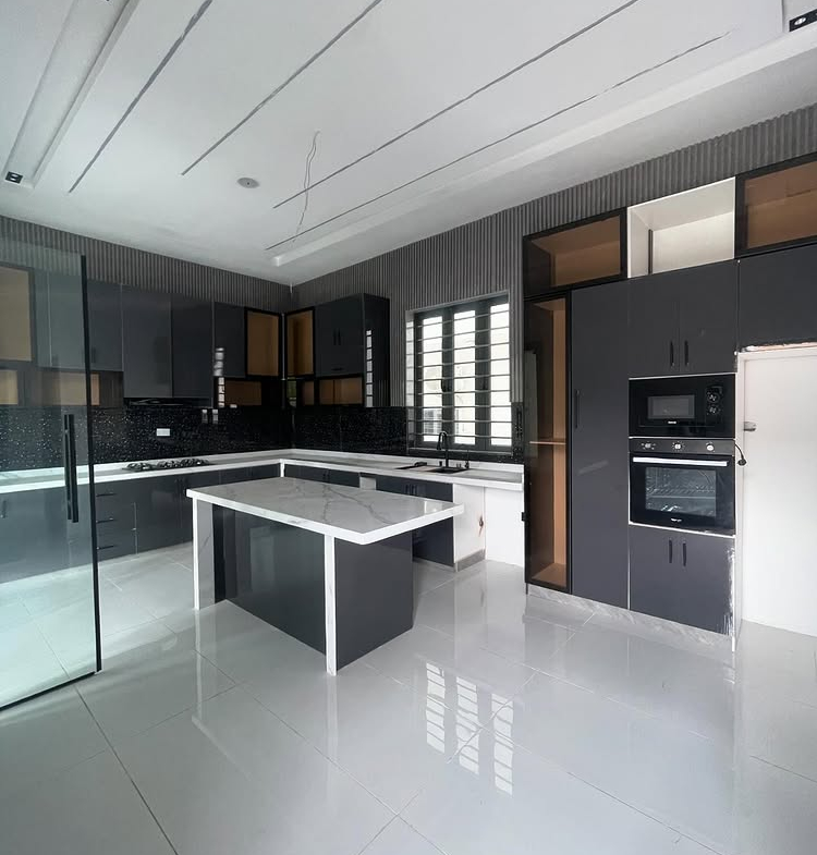 5-Bedroom Detached Duplex with BQ in Ajah