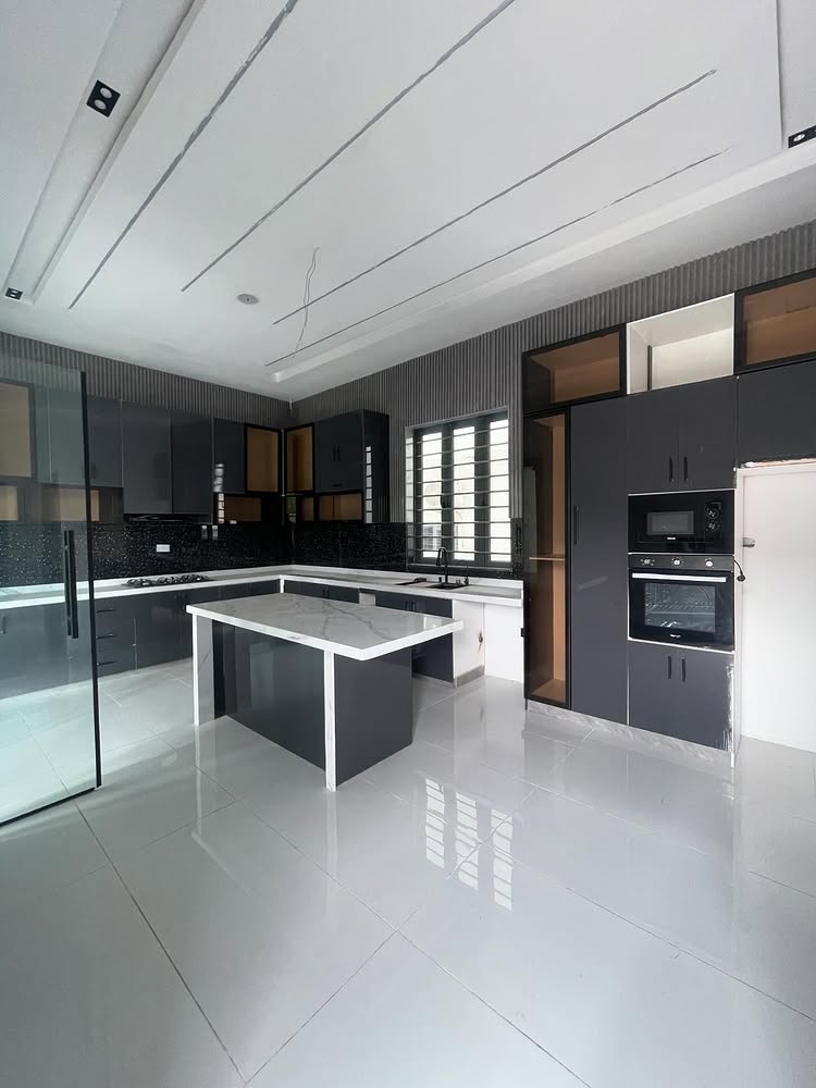 5-Bedroom Detached Duplex with BQ in Ajah