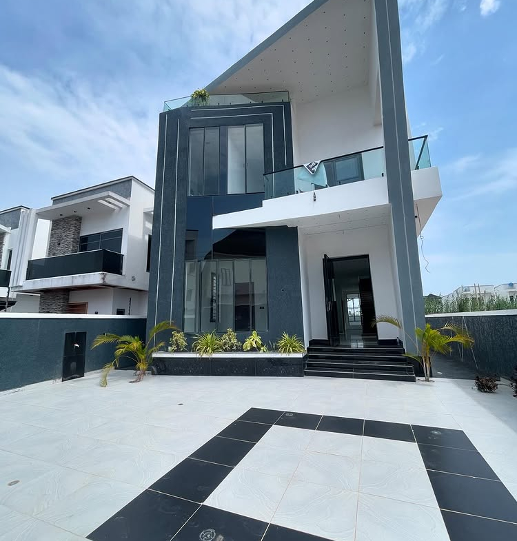 5-Bedroom Detached Duplex with BQ in Ajah