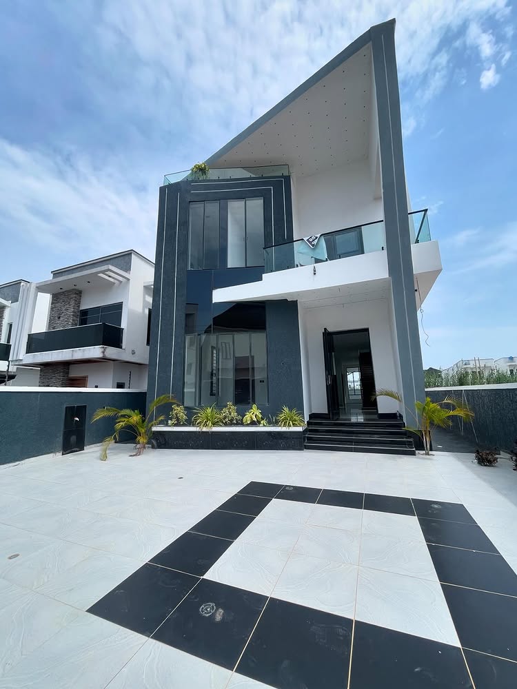 5-Bedroom Detached Duplex with BQ in Ajah