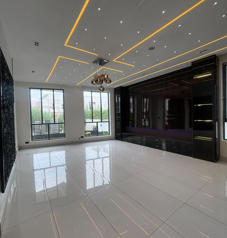 4-Bedroom Detached Duplex with BQ in Ajah