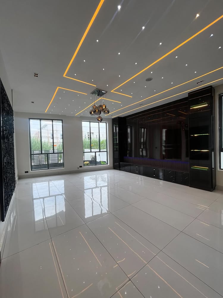 4-Bedroom Detached Duplex with BQ in Ajah