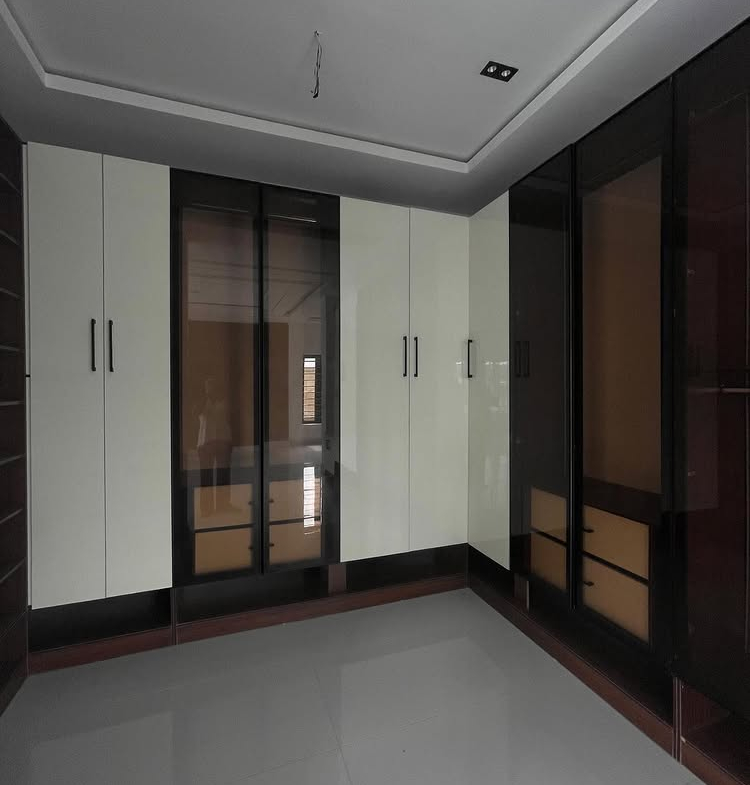5-Bedroom Detached Duplex with BQ in Ajah
