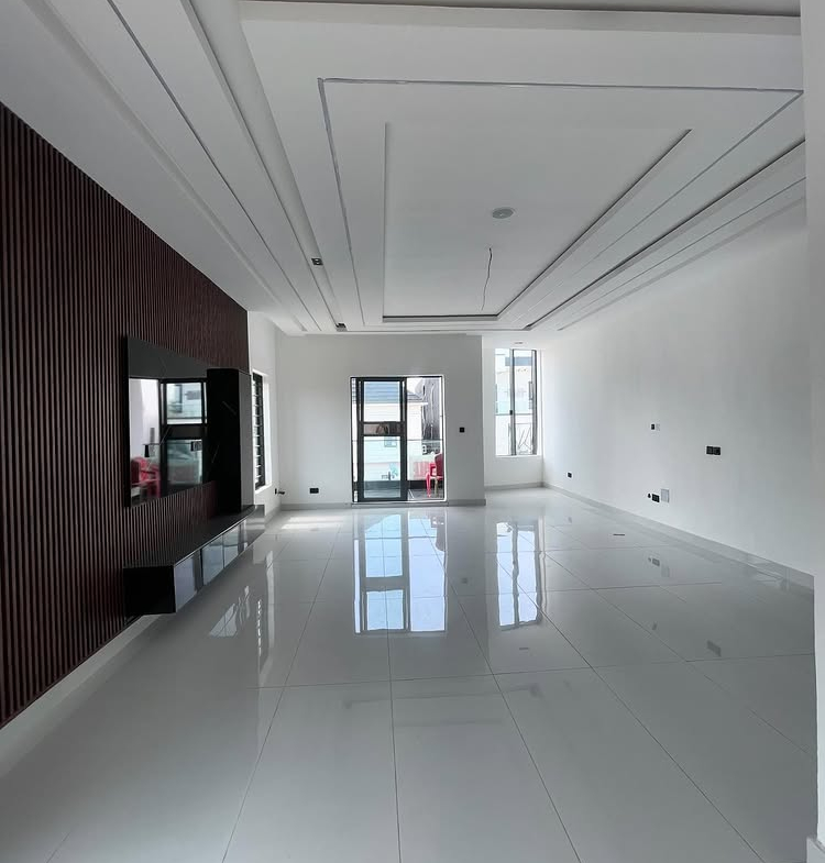5-Bedroom Detached Duplex with BQ in Ajah
