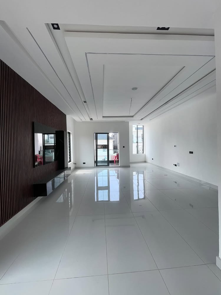 5-Bedroom Detached Duplex with BQ in Ajah