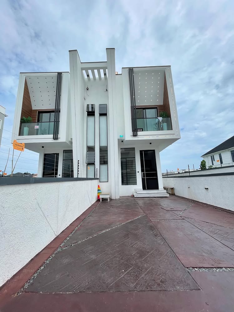 4-Bedroom Semi-Detached Duplex with BQ in Ikota Lekki