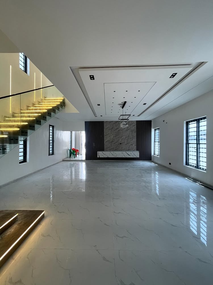 5-Bedroom Detached Duplex in Ikota Lekki