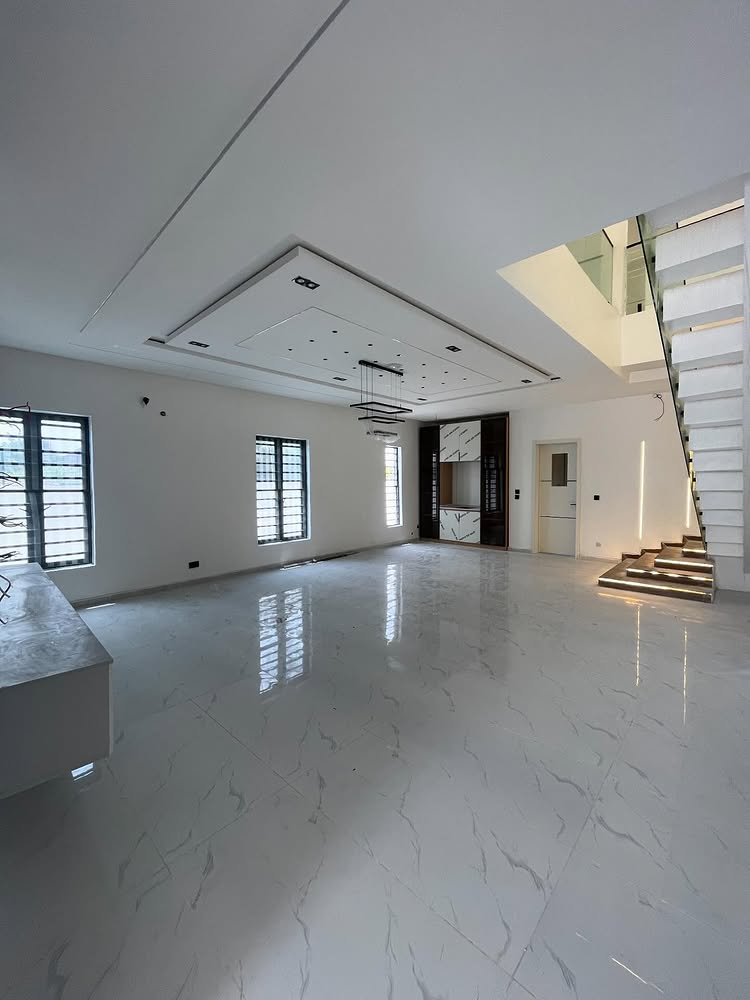 5-Bedroom Detached Duplex in Ikota Lekki