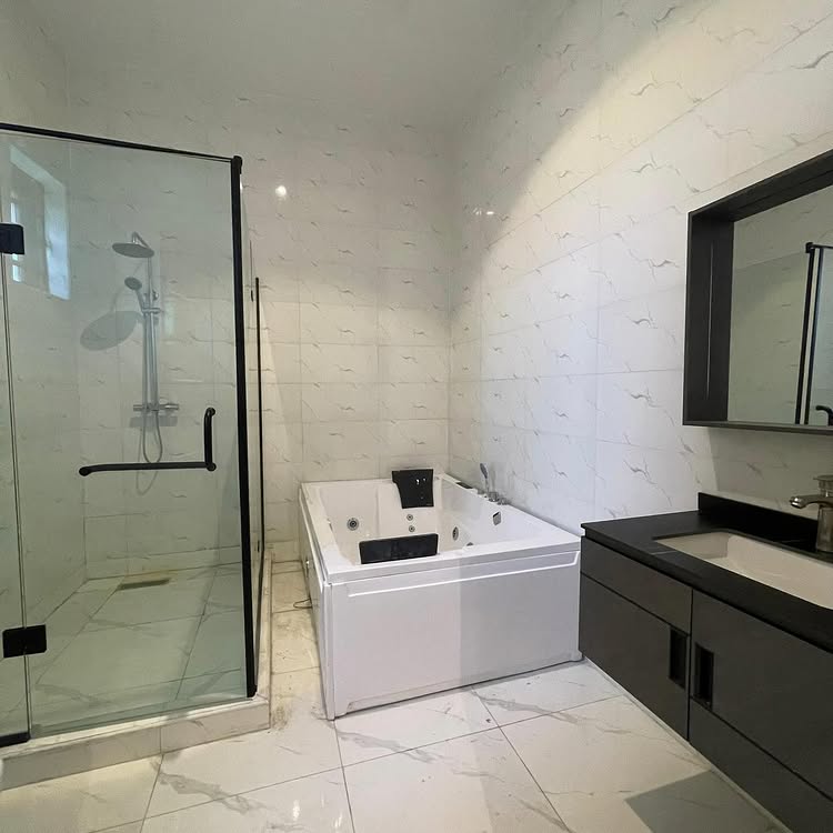 5-Bedroom Detached Duplex with BQ in Ikota Villa