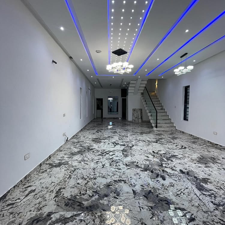 5-Bedroom Detached Duplex with BQ in Ikota Villa