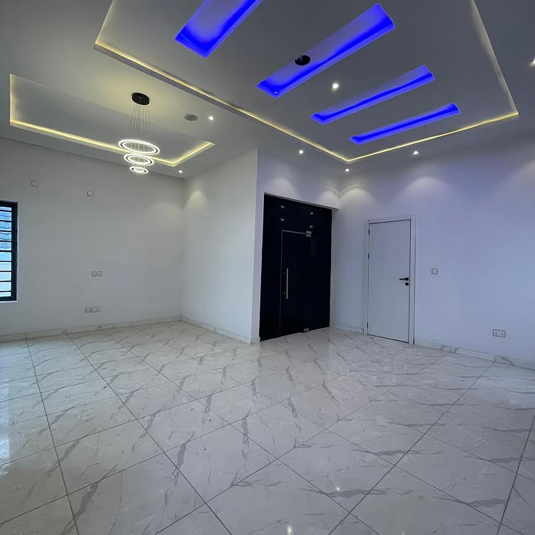 5-Bedroom Detached Duplex with BQ in Ikota Villa