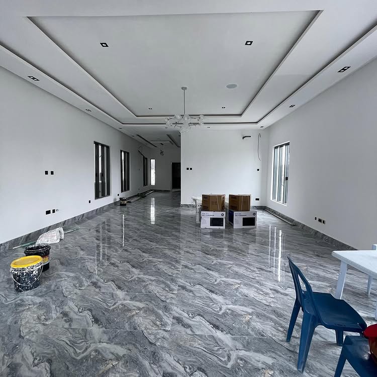 5-Bedroom Duplex in Osapa London