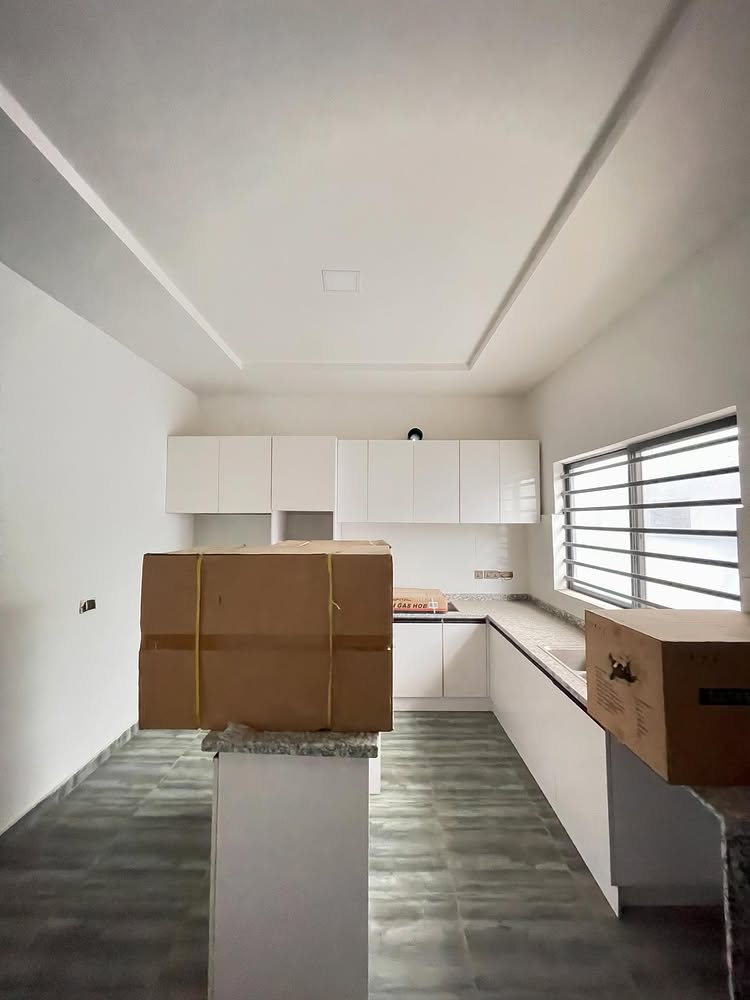 4-Bedroom Duplex in Orchid