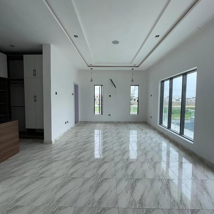 5-Bedroom Duplex in Osapa London