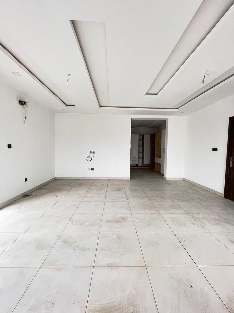 4-Bedroom Duplex in Orchid