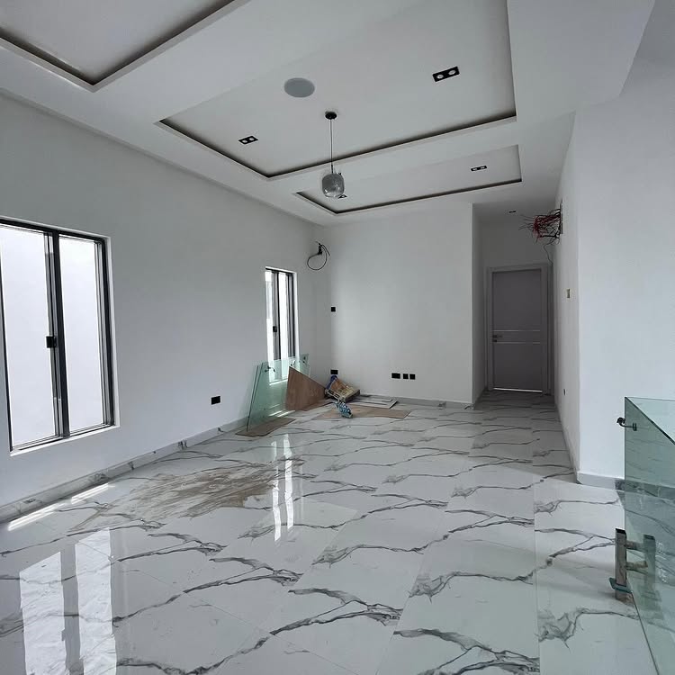 5-Bedroom Duplex in Osapa London