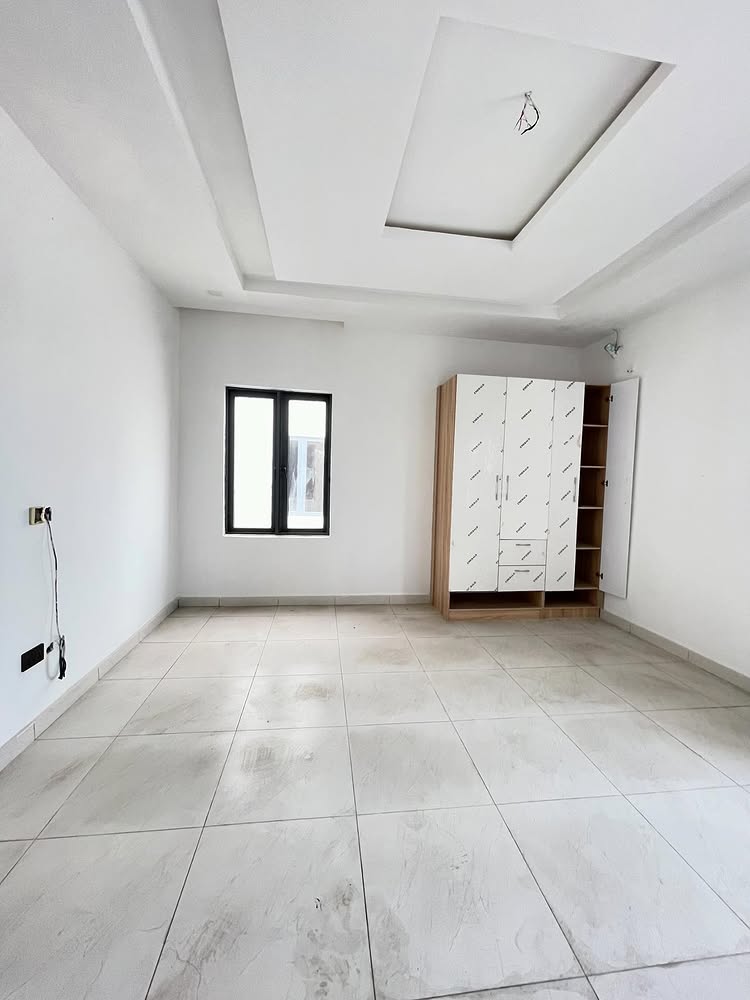 4-Bedroom Duplex in Orchid