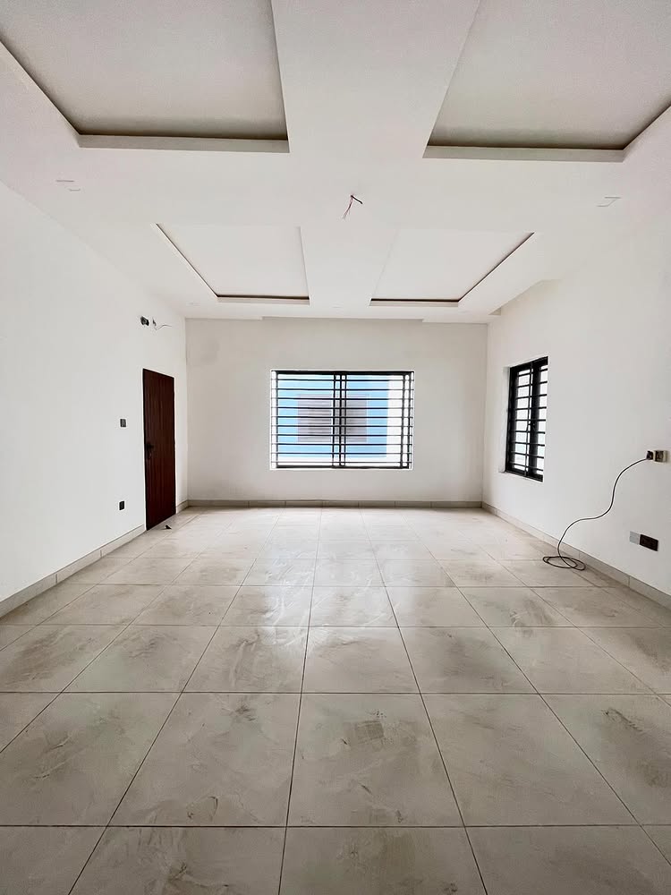 4-Bedroom Duplex in Orchid