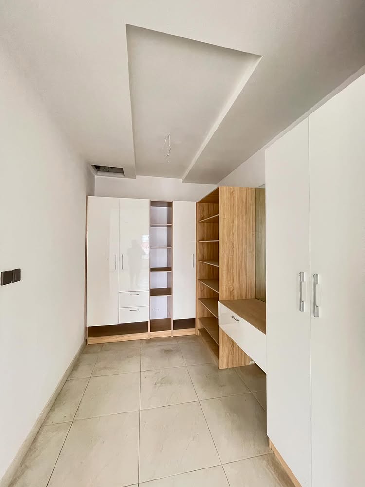 4-Bedroom Duplex in Orchid