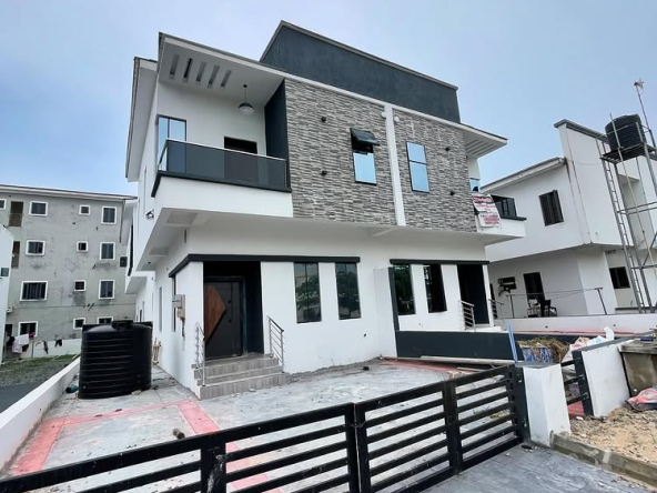4-Bedroom Duplex in Ikota
