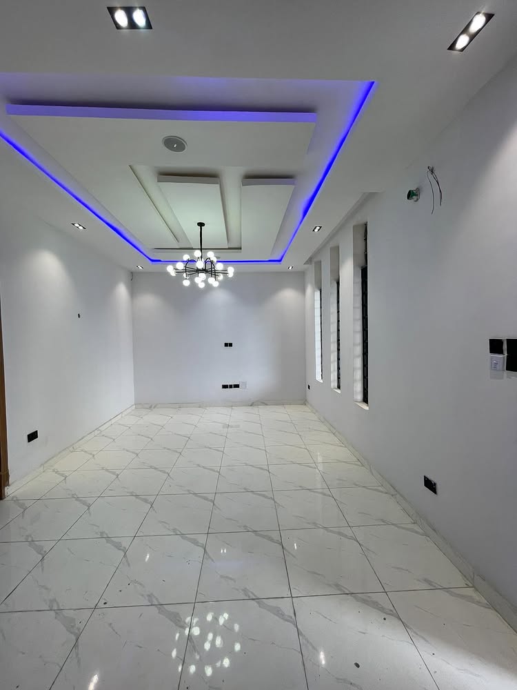 4-Bedroom Terrace Duplex in Orchid