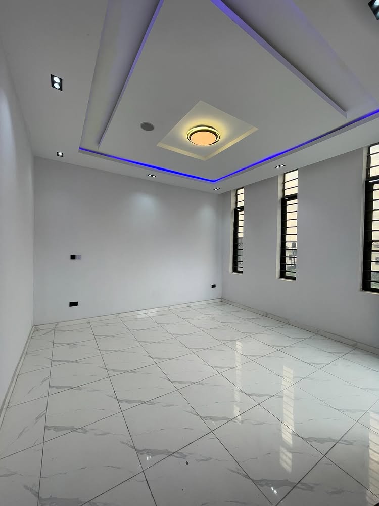 4-Bedroom Terrace Duplex in Orchid