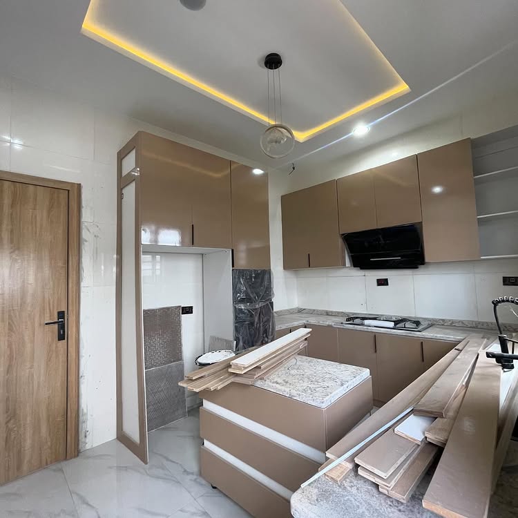 4-Bedroom Duplex in Ikota