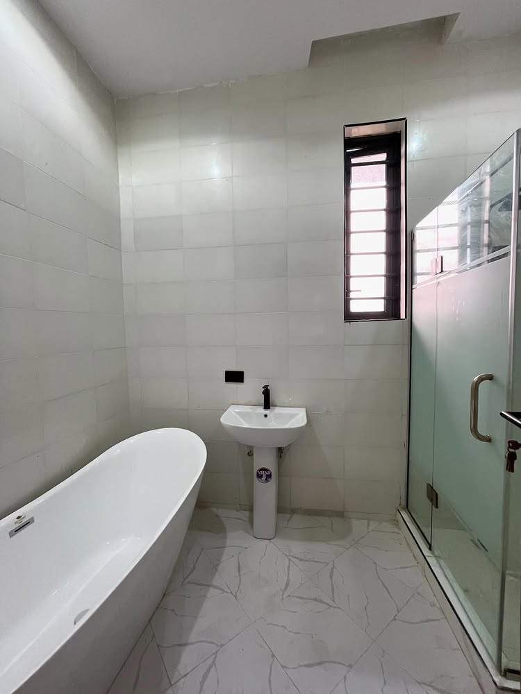 4-Bedroom Terrace Duplex in Orchid